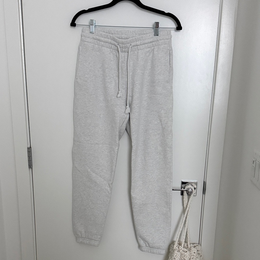 Aritzia TNA Cozy Fleece New Perfect Sweatpant